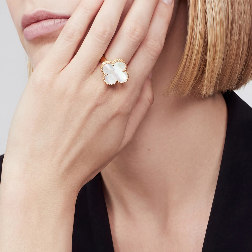 Alhambra Nacre Grand Clover Ring