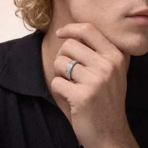 Love Classic Paved Ring